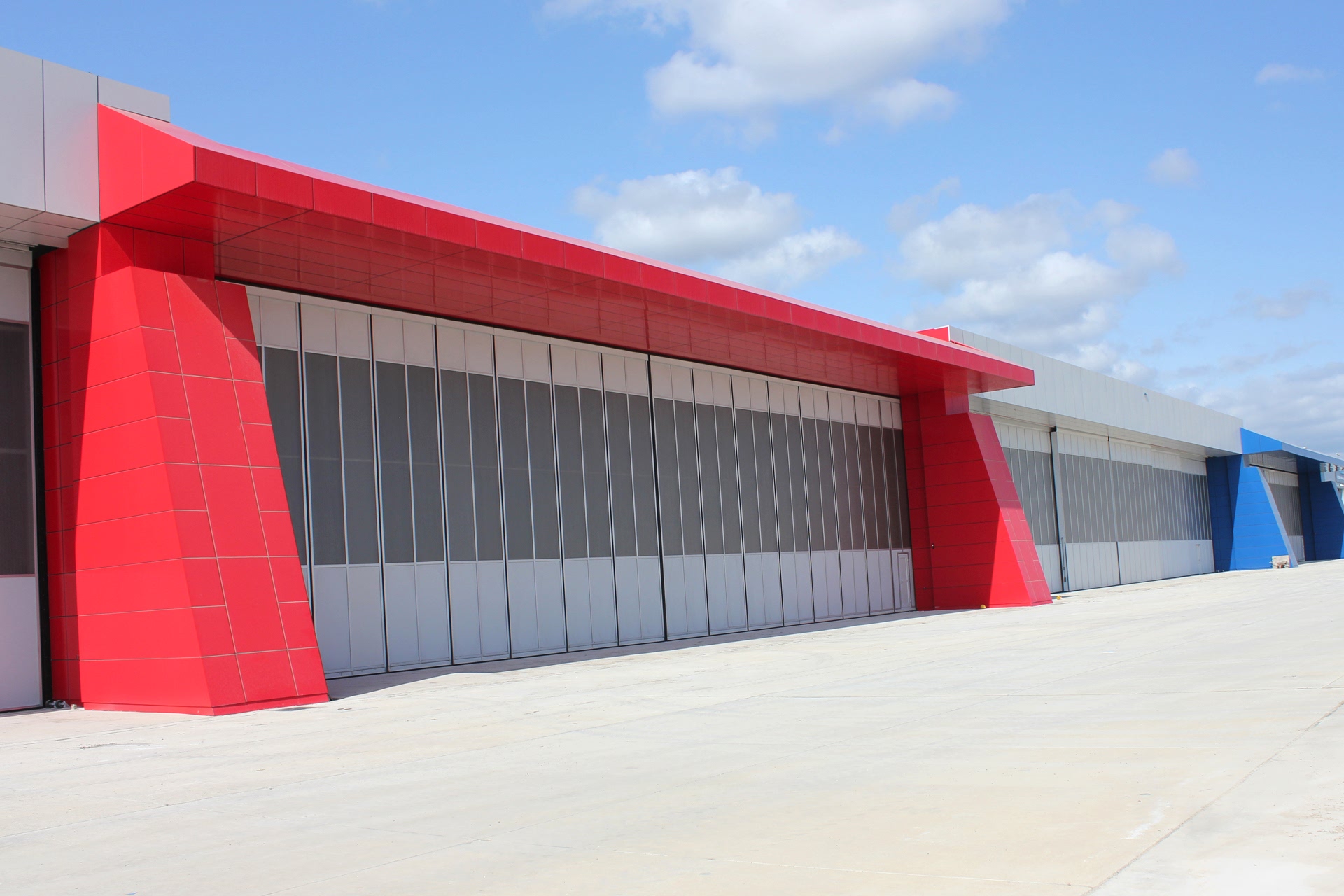 HANGAR DOORS (S.GOKCEN AIRPORT)