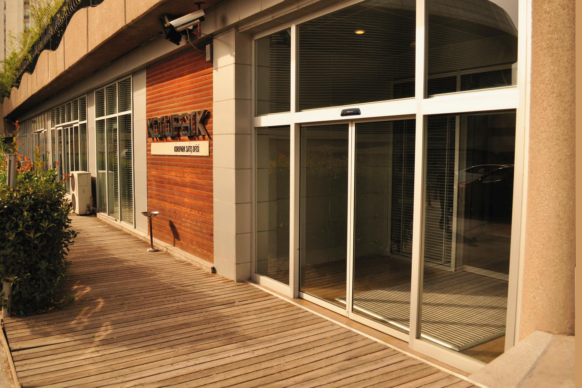 VIRA - AUTOMATIC SLIDING DOOR