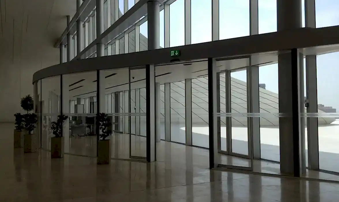 AUTOMATISCHE TÜREN