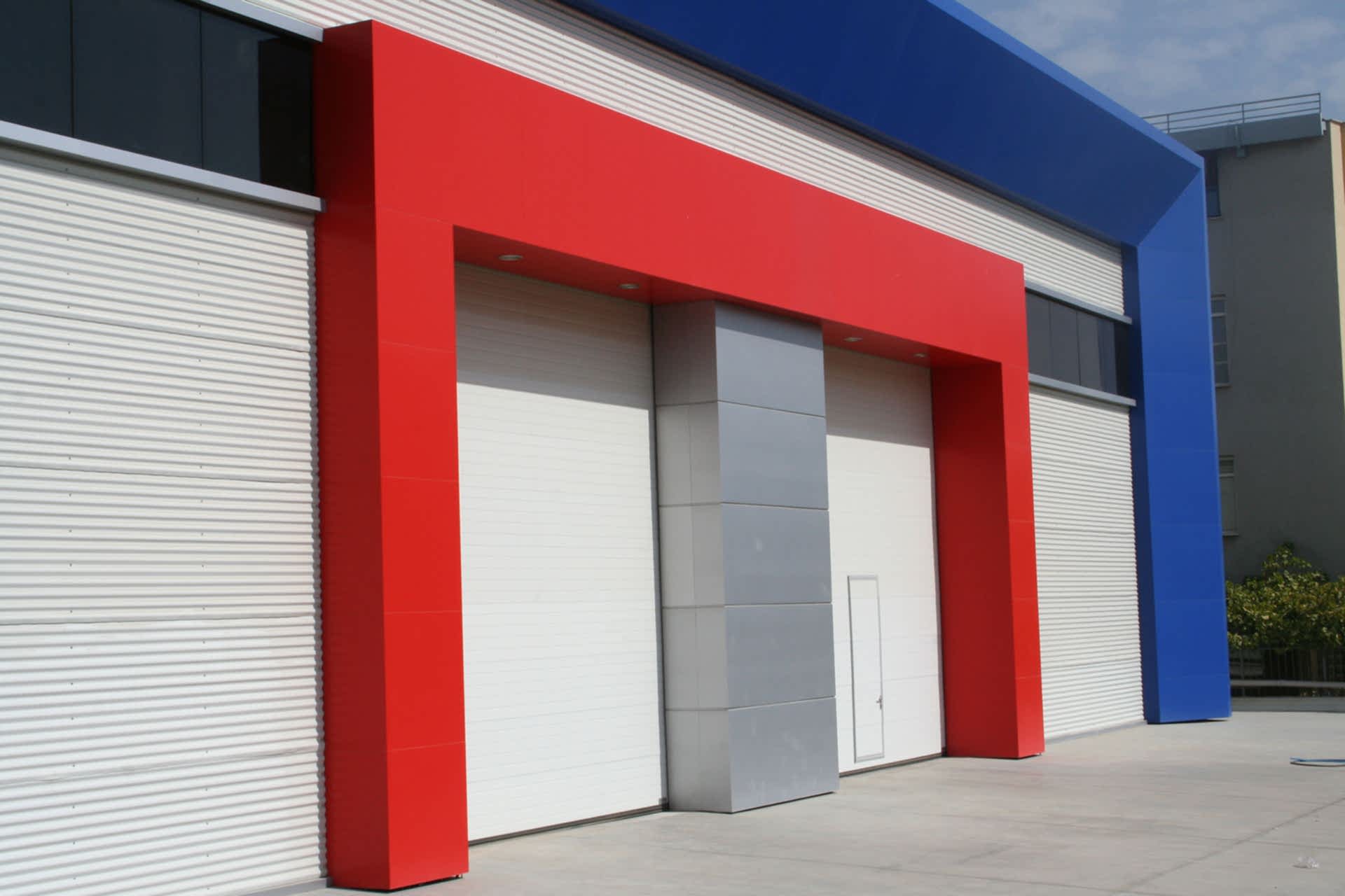 SECTIONAL INDUSTRIAL DOOR