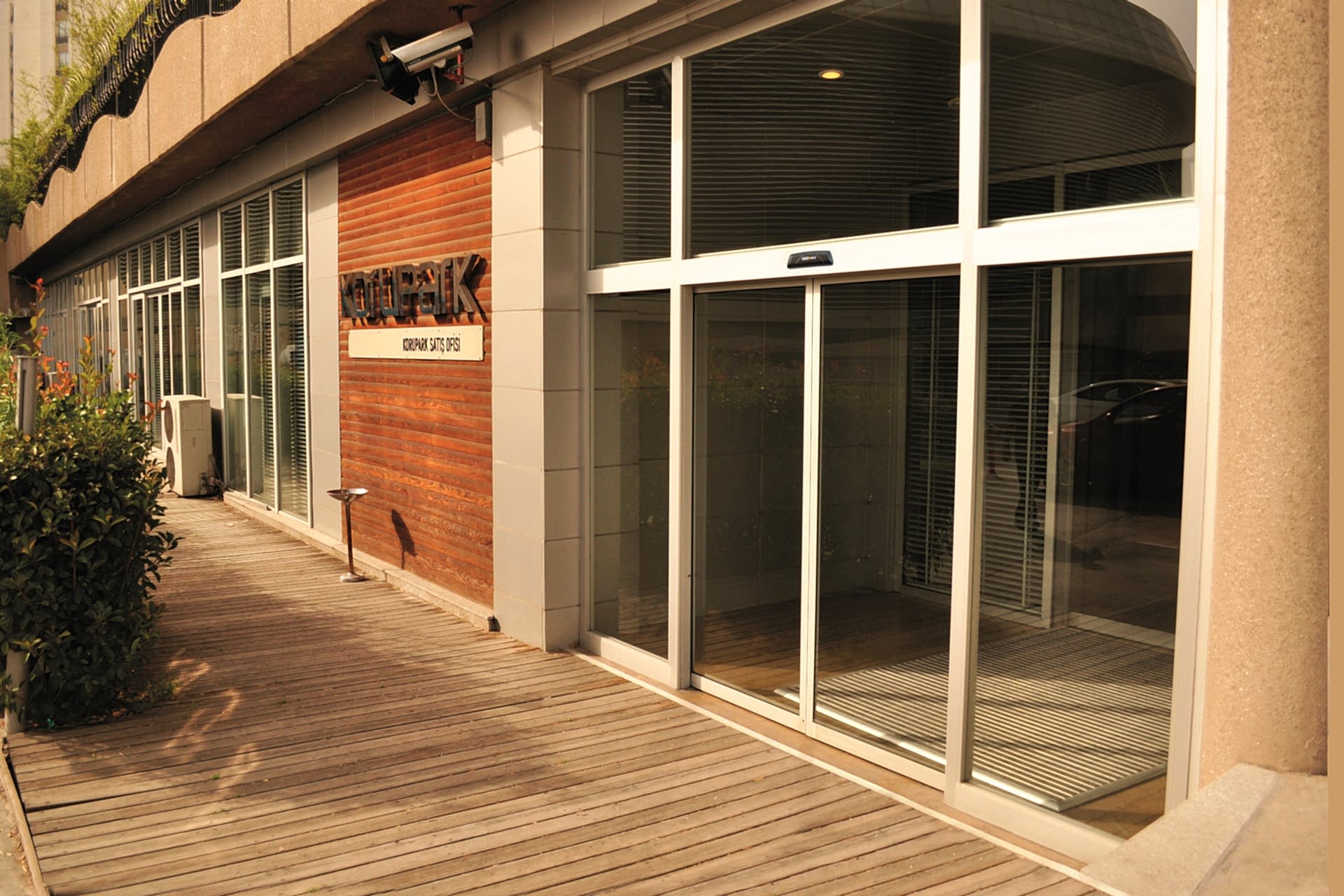 VIRA - AUTOMATIC SLIDING DOOR