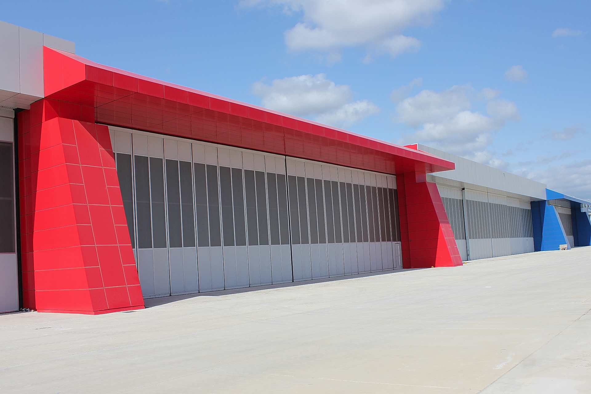 HANGAR KAPISI (SABİHA GÖKÇEN H.L.)